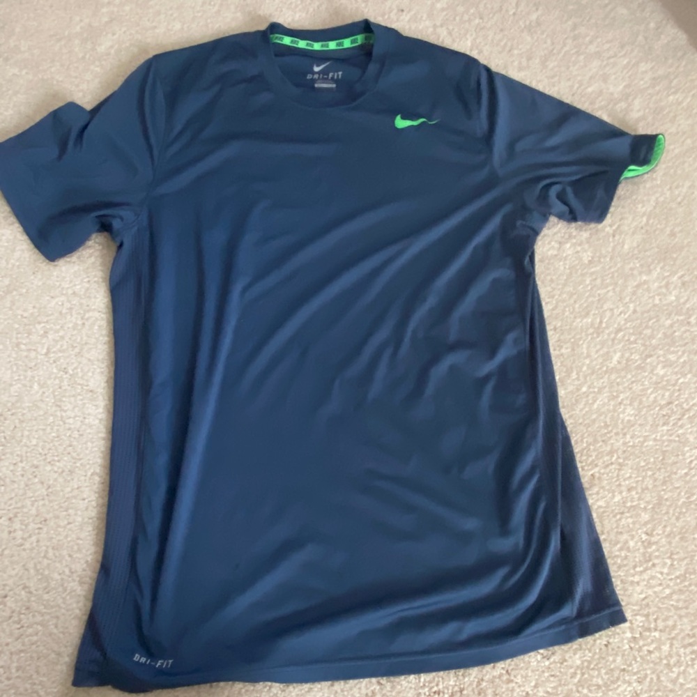 Nike Dri-Fit Boys t shirt size large (youth)